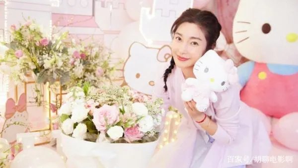 李冰冰庆生照曝光，48岁的李冰冰看起来为何丝毫不输赵丽颖？