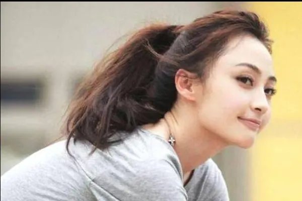 姚笛被拍有新恋情，男友是圈内人吗？