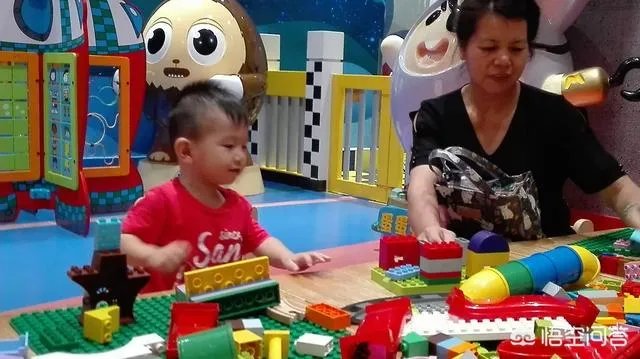 “人生如梦,岁月无情”怎么写藏头诗?