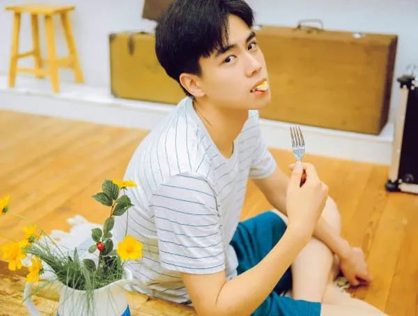 胡一天工作室发表声明，胡一天出道以后都有哪些舆论？