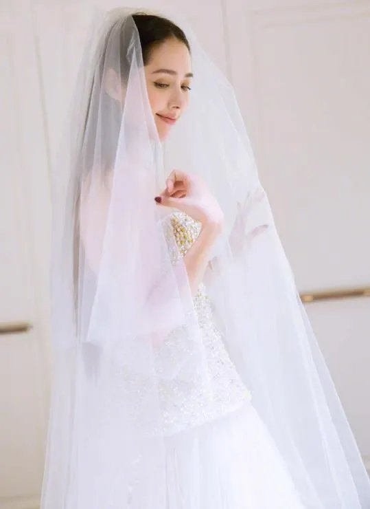 郭碧婷婚纱照曝光：真是天仙下凡也太美了吧