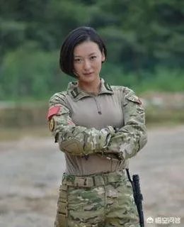 特总兵之，火凤凰的教导员是谁？