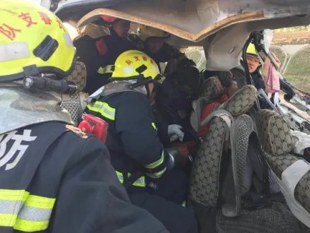 吉林发生车祸致18死1伤，死者多为掰苞米零工，这起事故到底怎么发生的？