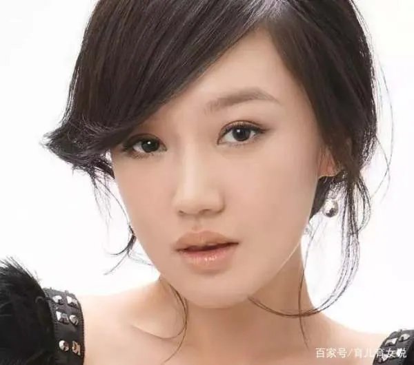 薛佳凝发长文感谢胡歌，语句之间满是感激，网友评论炸锅，发生了什么