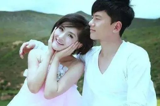 国民老公王思聪参加老同学婚礼，大手笔随礼30万，这事你怎么看？