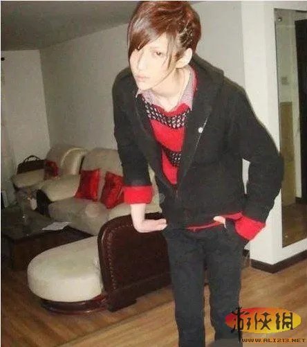 都是些神马玩意 网络红人超奇葩的“锥子脸”