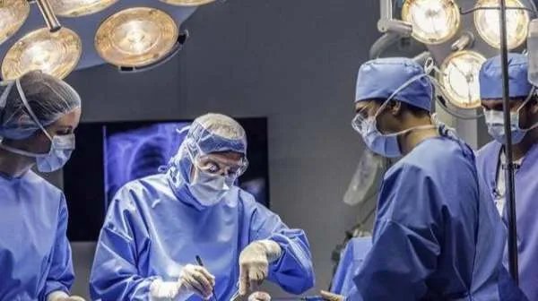 那个自愿接受“换头”手术惊动全世界的俄罗斯小伙，后来怎样了?