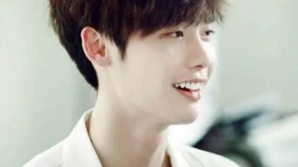 李钟硕30岁才入伍,为何他入伍的时间那么晚?