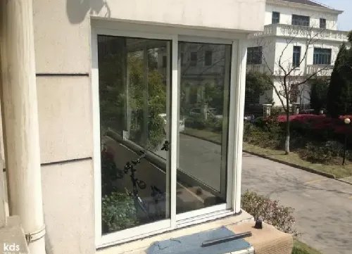 窗框主要用到什么金属材料