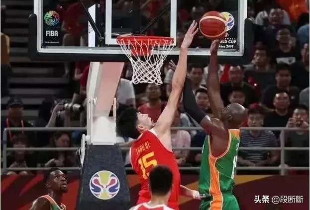 如何看待这次周琦失误？