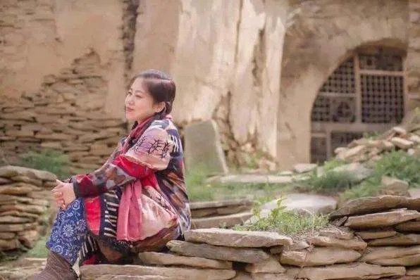 农村姑娘崔苗：为成名花百万上星光大道，被骗40万，后来怎样了？