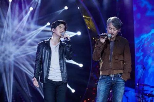 如何看待李健在《我是歌手》第三季歌王争霸赛请吴秀波帮唱？