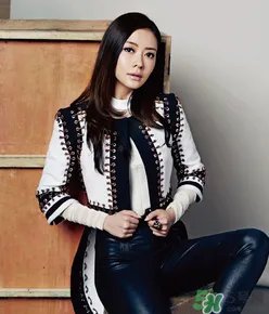 熊黛林求子心切 龙母庙磕100个响头