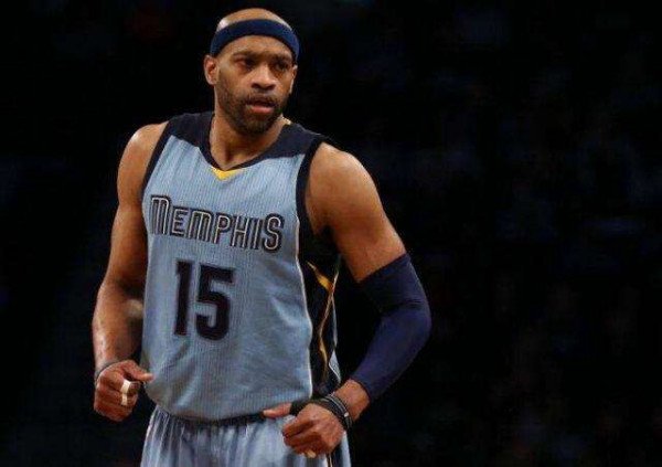 致敬UFO!卡特已经同意与老鹰签约，飞人的哪个瞬间最让人感动？