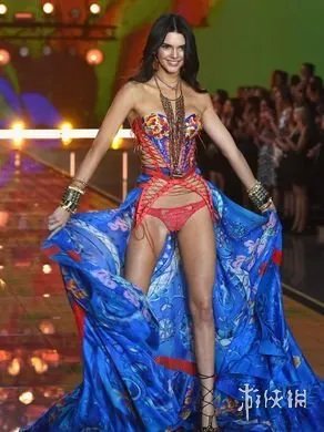 维多利亚的秘密时尚内衣秀精彩瞬间 大胸长腿的超视觉盛宴！