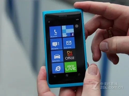 蓝色妖姬诺基亚800C 热卖中报价3300元