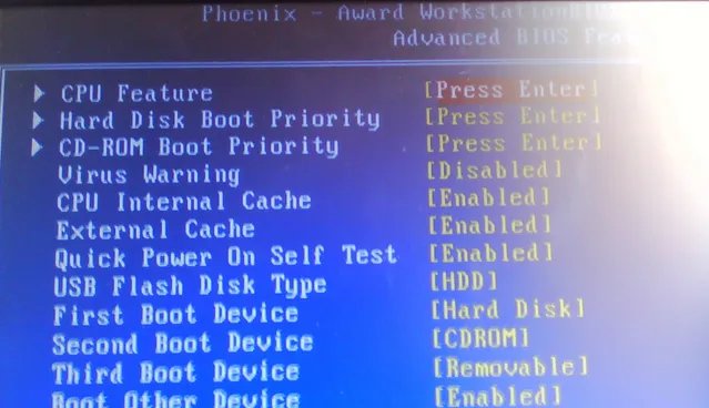 梅捷a55主板，怎么u盘启动阿