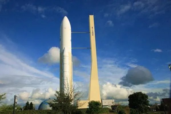 快舟一号作为固体火箭跟以前的液体有什么优势？