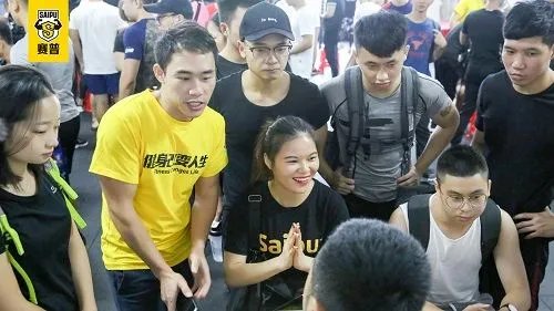 瑜伽教练培训学校说一个月就能做教练，可信吗？