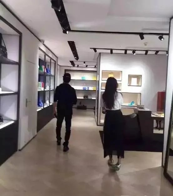 冯绍峰跟林允因什么分手？