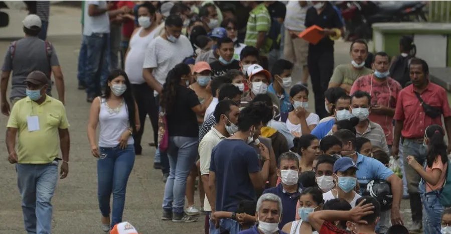 为何泥石流过后哥伦比亚民众排队打疫苗？