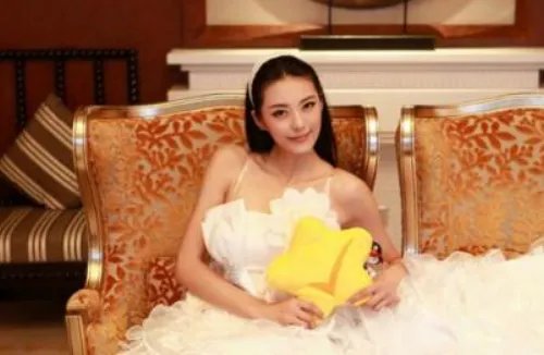 艾尚真为何被称为黄金比例第一美女?