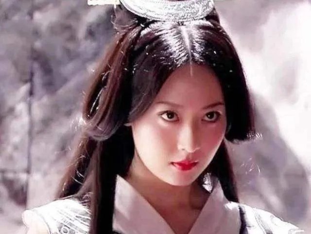 宁静看到白冰齐刘海的反应，白冰为何不火原因是什么？