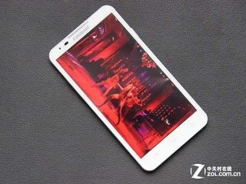 178度广视角尽享畅爽 酷派5950屏幕体验