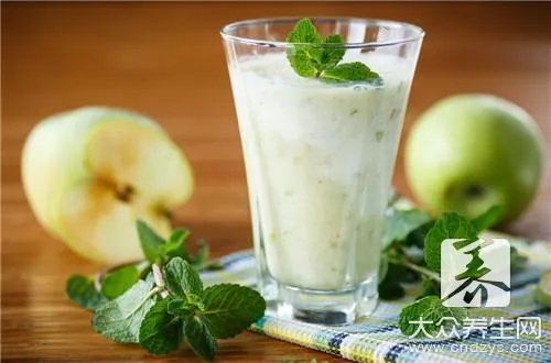 ​喝牛奶可以美白吗          