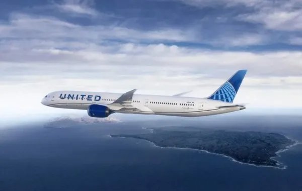 100多名中国乘客滞留美国，他们该怎么办？