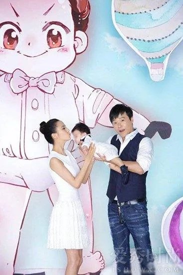 佟丽娅为儿子朵朵庆生，明星的孩子乳名一般叫什么？