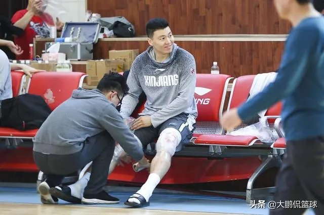 李根因伤缺战上海男篮比赛，被主教练李秋平所指责，对此你怎么看？