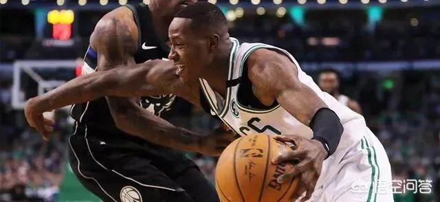 绿军横扫步行者,雄鹿横扫活塞也在即,季后赛次轮两队再狭路相逢,会擦出怎样的火花?