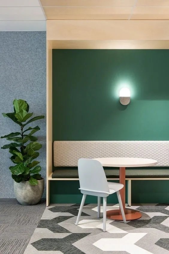 绿色墙面设计，夏日清凉装。