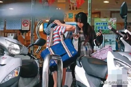 6月17日郭碧婷腹部隆起似皮球被猜测怀孕，为什么明星生子这么多人关注？