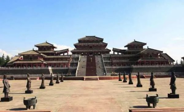 在项羽火烧阿房宫的背后，藏着哪些不可告人的秘密?