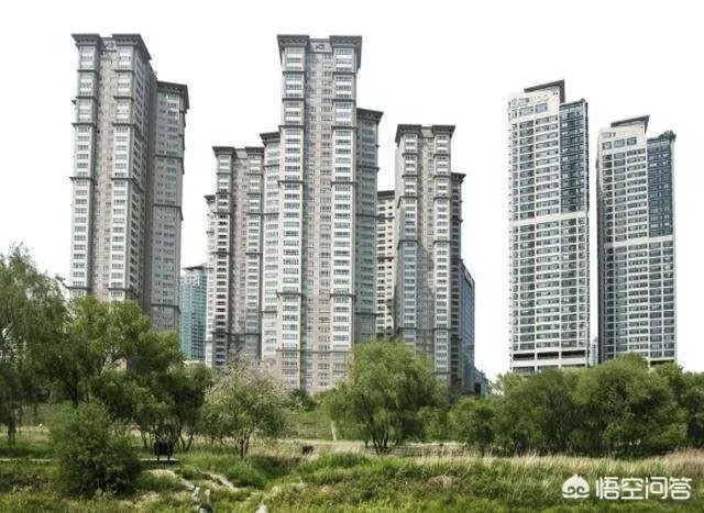 围城：农民盼进城落户买房为奴PK城里人想返乡创业当老板！你怎么看？