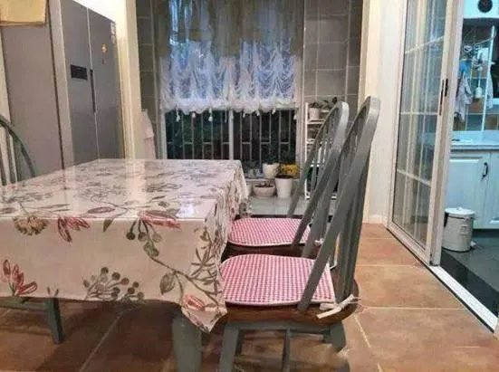 用石膏线做电视背景墙，这么天才只有我想得到