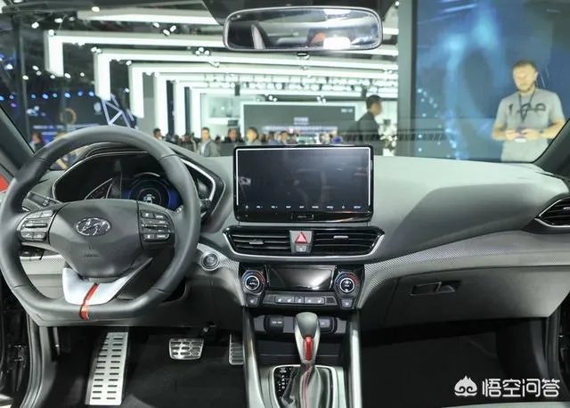 25岁男生想买15万的轿车有什么推荐的吗？