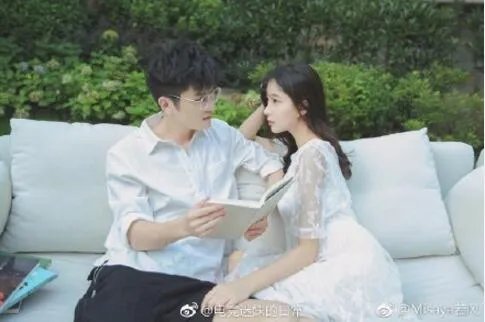 WE前队长若风自曝恋情 晒照秀恩爱