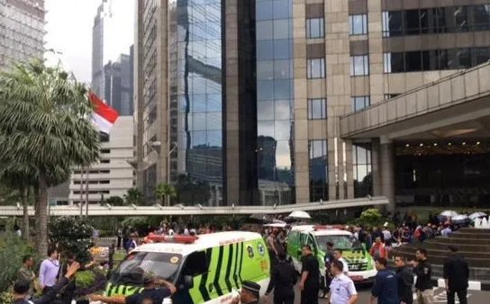 印尼大楼发生坍塌是什么原因？