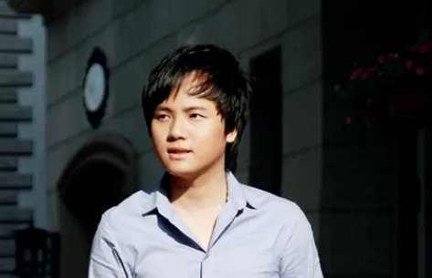 郑源的哪首歌里有<如果我们相爱真的太难>这句歌词