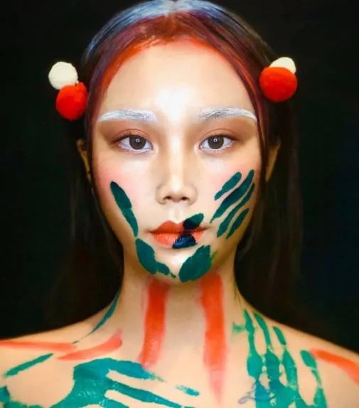 我想在上海学化妆，有什么好的学校吗