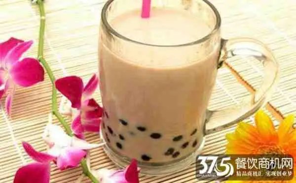 地下铁奶茶店加盟费总部在哪里？