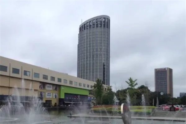 嘉兴十大购物场所排行榜:银泰城上榜,服饰占多数