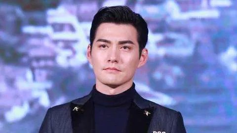 严屹宽的妻子？