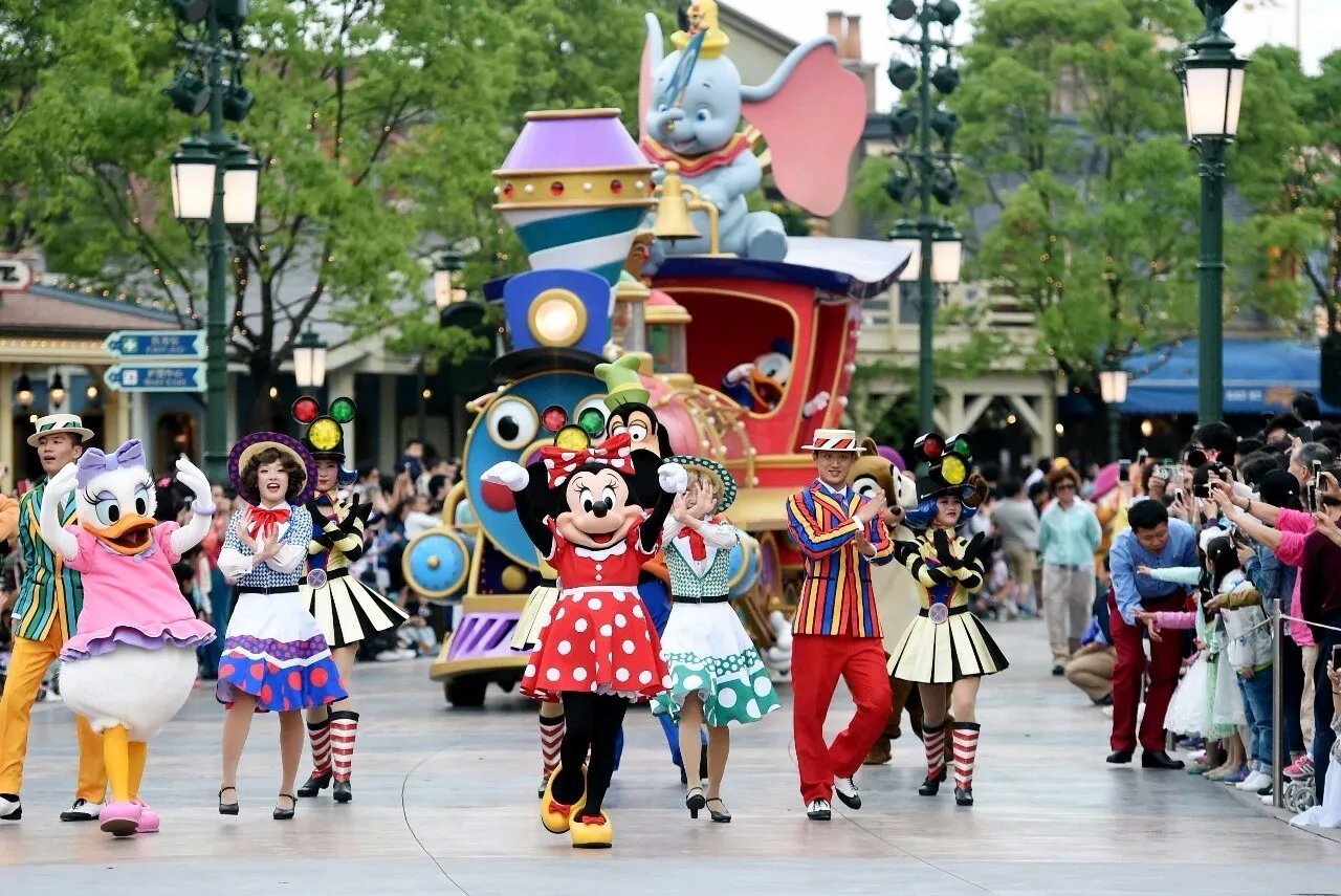 迪士尼不接受调解，坚持翻包检查，它坚持的原因何在？