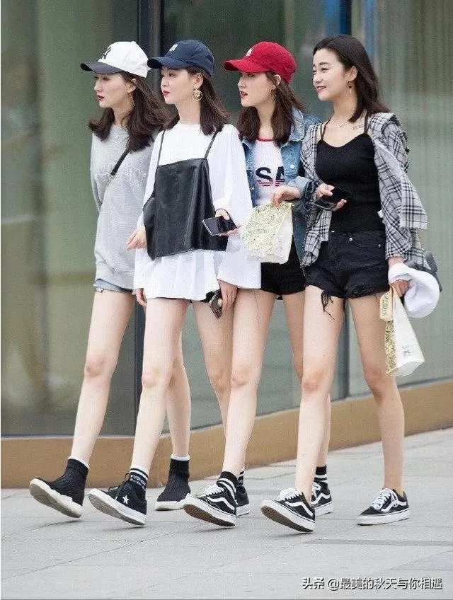 为什么一些现代的女生喜欢露腿？