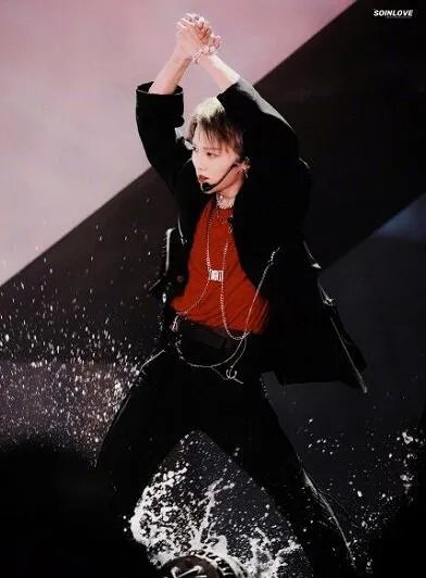 刘雨昕被激光笔照射是怎么回事 刘雨昕被激光笔照射是什么情况