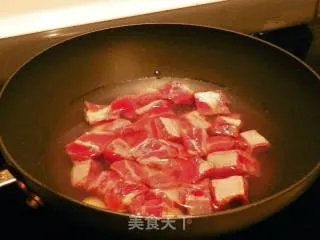 瓦煲萝卜排骨汤--夏日靓汤